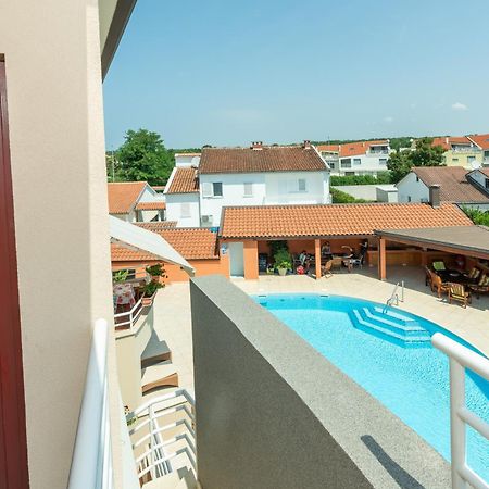 Apartment Complex Irena With Pool Poreč Eksteriør billede