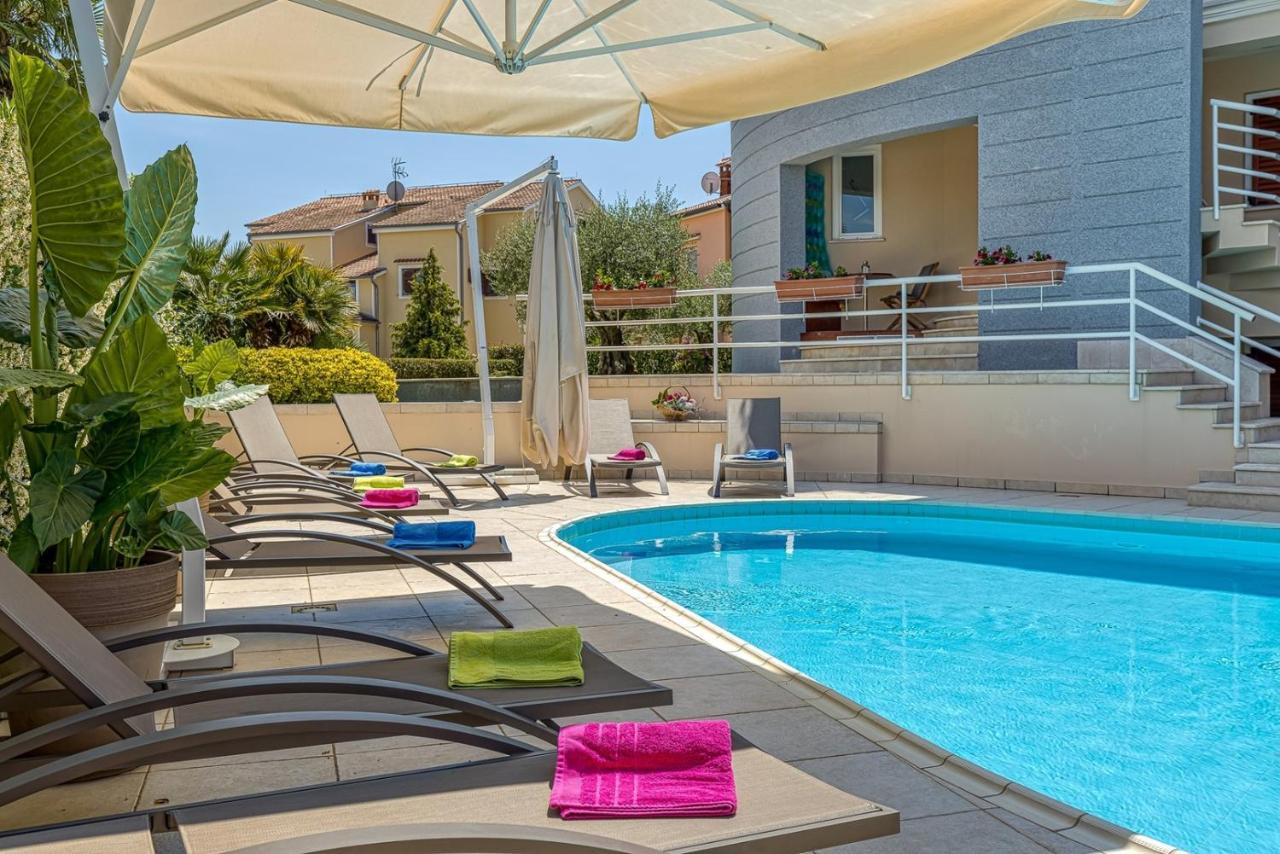 Apartment Complex Irena With Pool Poreč Eksteriør billede