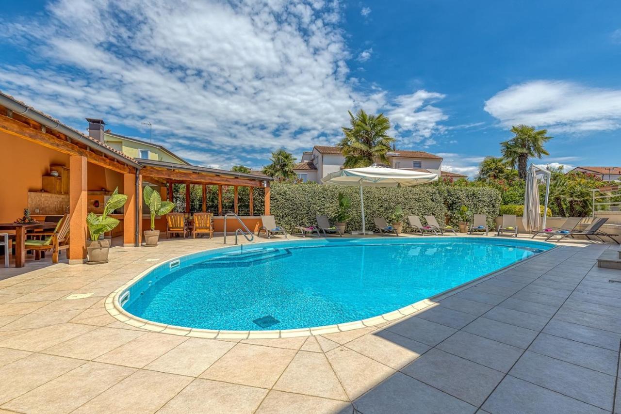 Apartment Complex Irena With Pool Poreč Eksteriør billede