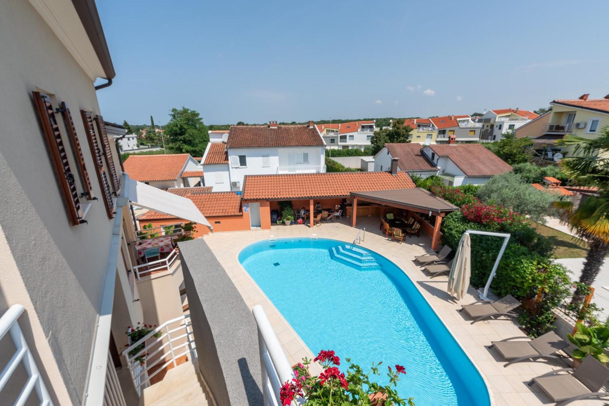 Apartment Complex Irena With Pool Poreč Eksteriør billede
